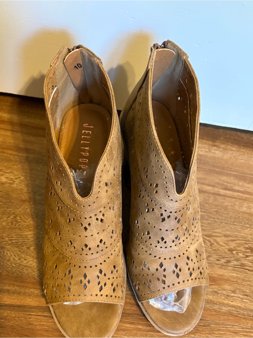 Jellypop Clarita Size 10 Suede Cutout Peep-Toe Tan Booties - Picture 3 of 9